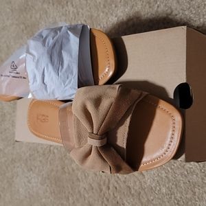 Brand new Ugg Deanne Bow flip flops